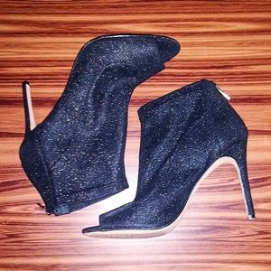 EUC Jewel by Badgley Mischka 'Marcy' Heels